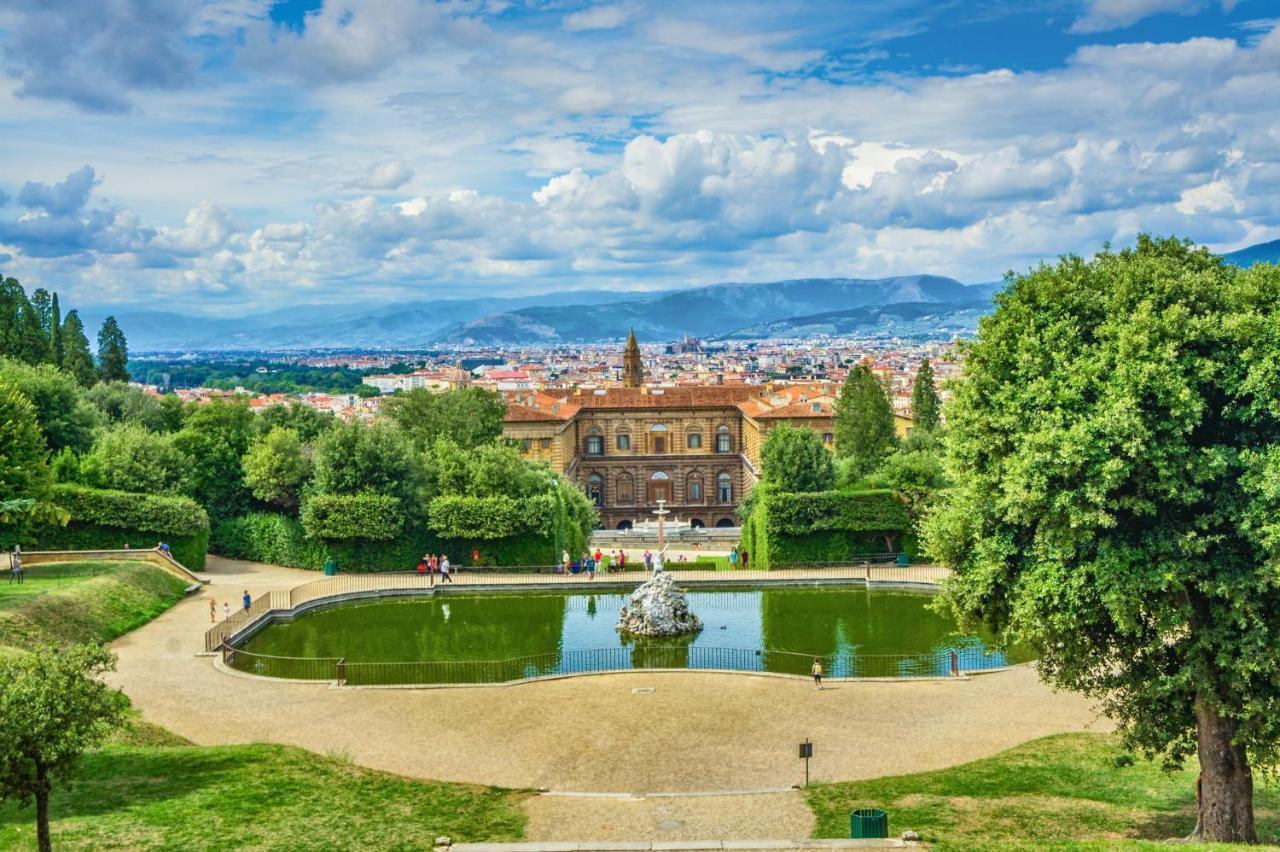 Historic Center Palace - Huge 4 Bedrooms Santa Croce Apartment - By LikehomeFlorencja Zewnętrze zdjęcie