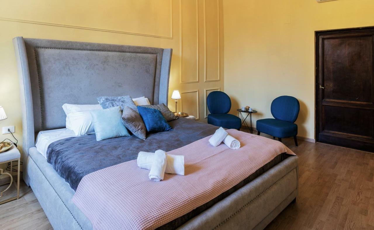 Historic Center Palace - Huge 4 Bedrooms Santa Croce Apartment - By LikehomeFlorencja Zewnętrze zdjęcie