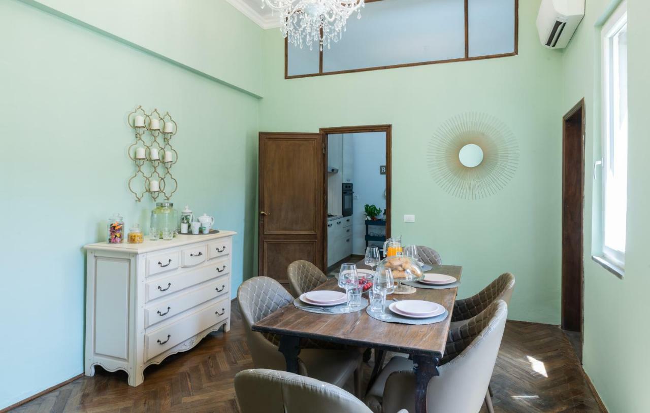 Historic Center Palace - Huge 4 Bedrooms Santa Croce Apartment - By LikehomeFlorencja Zewnętrze zdjęcie