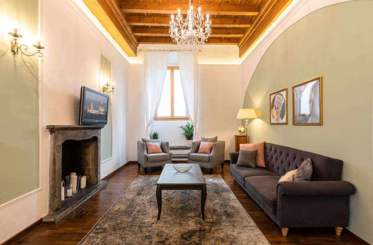 Historic Center Palace - Huge 4 Bedrooms Santa Croce Apartment - By LikehomeFlorencja Zewnętrze zdjęcie