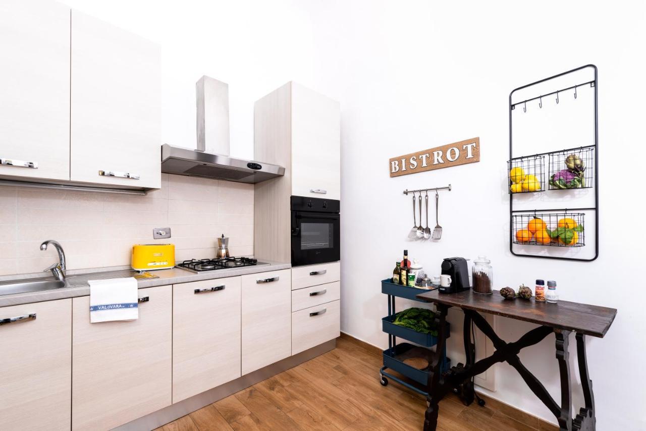 Historic Center Palace - Huge 4 Bedrooms Santa Croce Apartment - By LikehomeFlorencja Zewnętrze zdjęcie