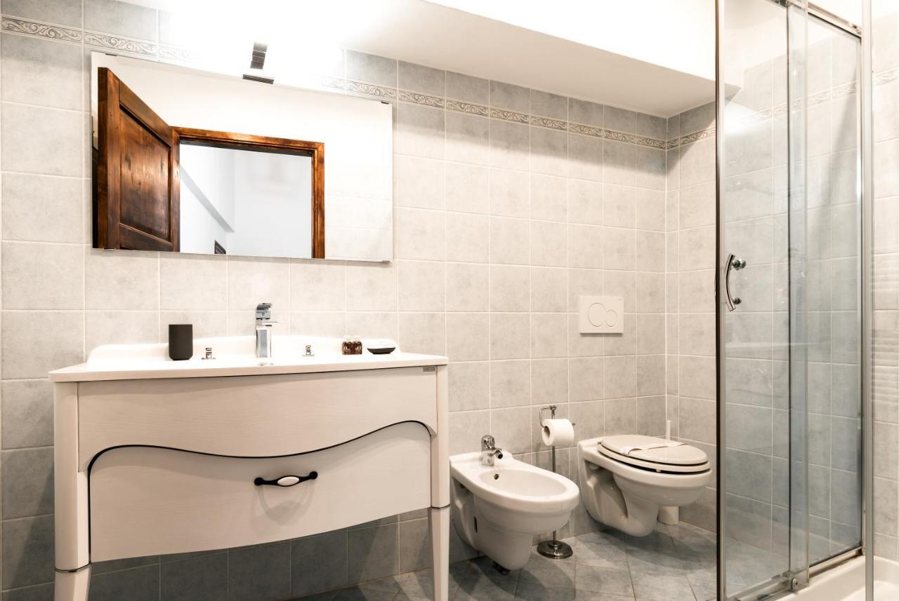 Historic Center Palace - Huge 4 Bedrooms Santa Croce Apartment - By LikehomeFlorencja Zewnętrze zdjęcie