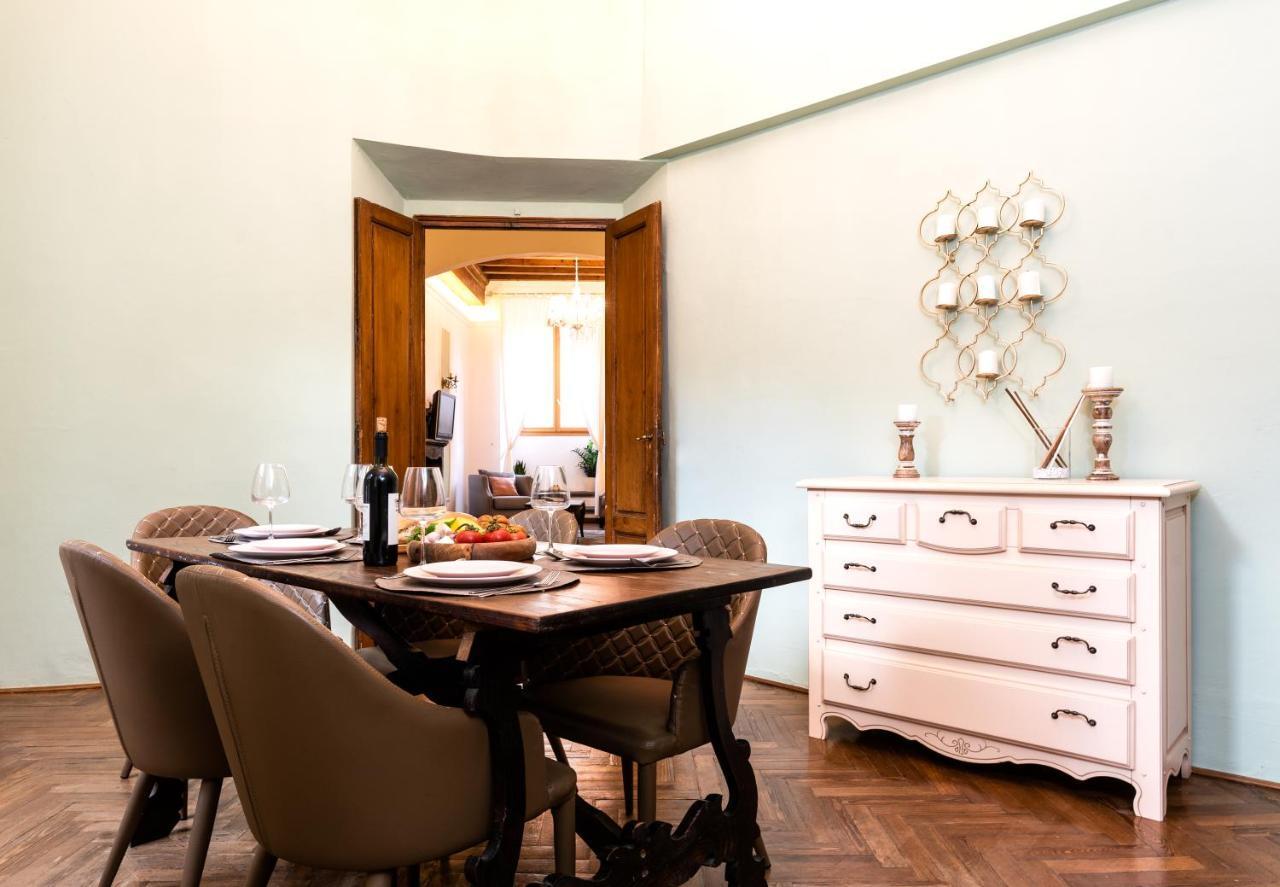 Historic Center Palace - Huge 4 Bedrooms Santa Croce Apartment - By LikehomeFlorencja Zewnętrze zdjęcie